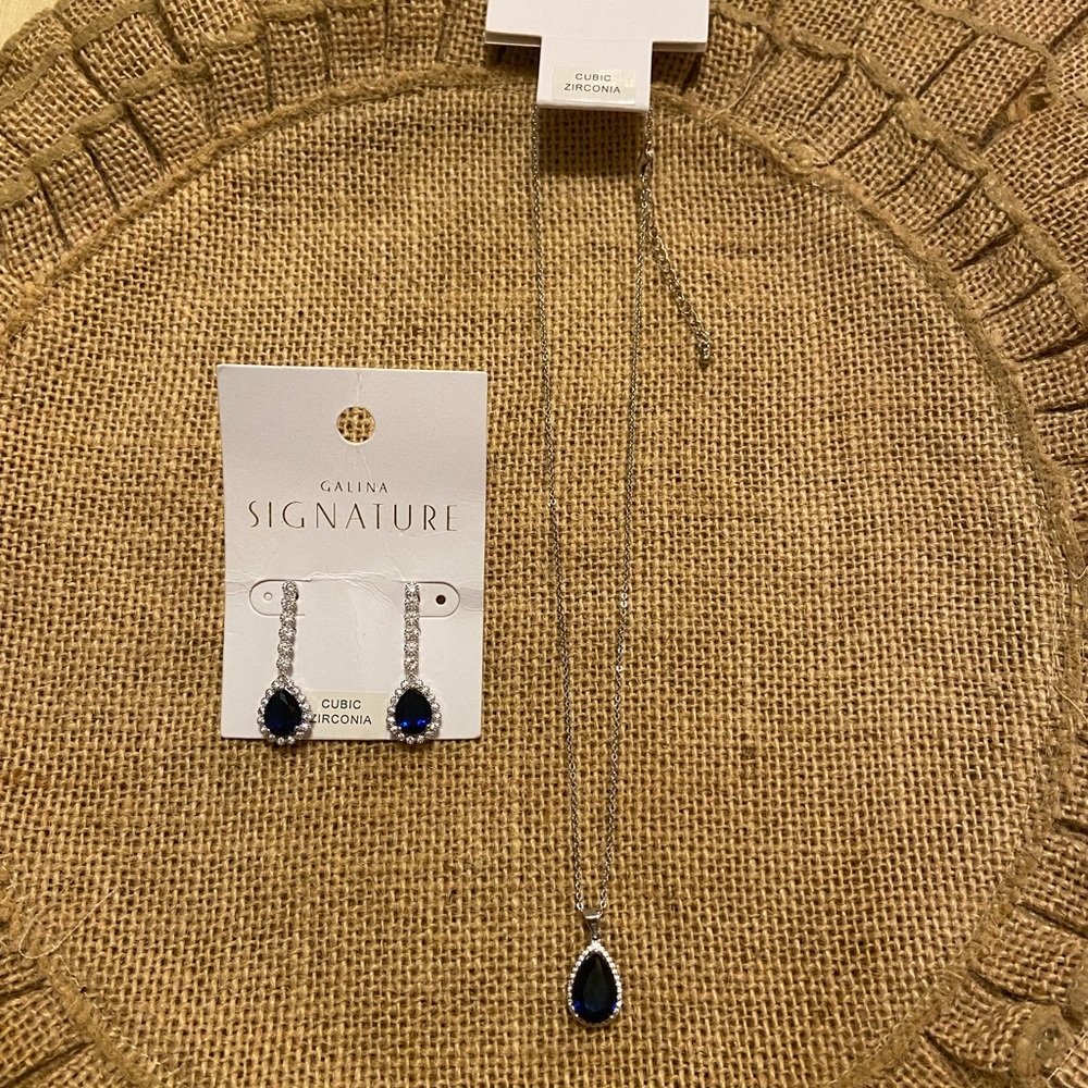 Necklace and earrings set